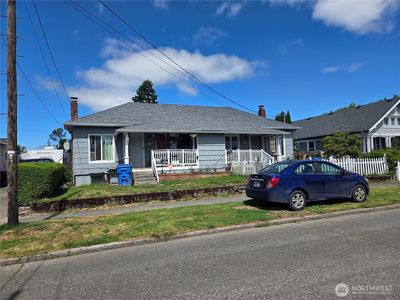 907 S 4th Avenue, Kelso, WA, 98626