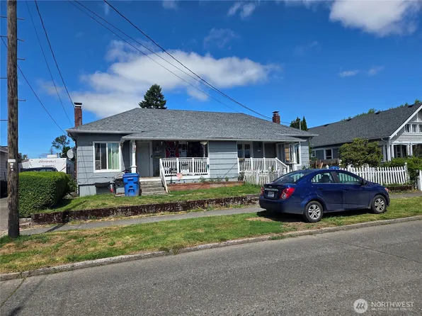 907 S 4th Avenue, Kelso, WA 98626