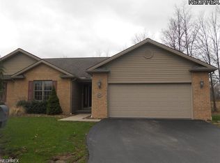 403 Pin Oak Pl #403, Campbell, OH 44405