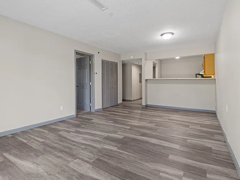 The Hill Apartments — Photo 7