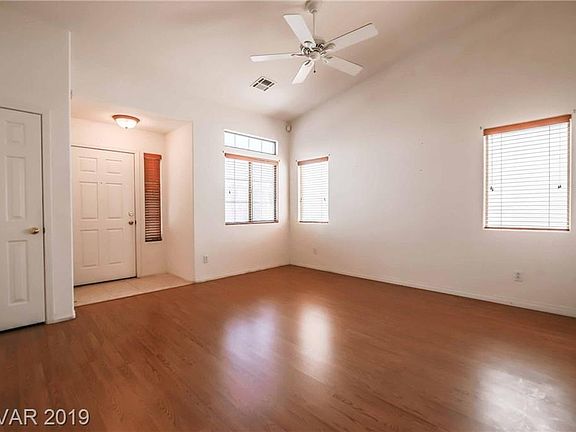 3rd image of 8123 Chestnut Glen Ave