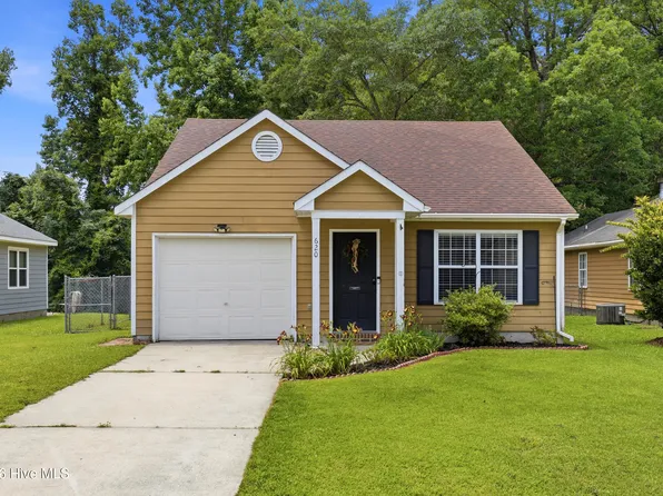 620 S Hampton Drive, Jacksonville, NC 28546