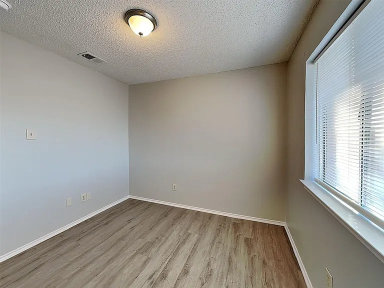 6701 Windwillow Dr — Photo 13