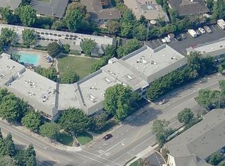 42 Willow Rd, Menlo Park, CA 94025