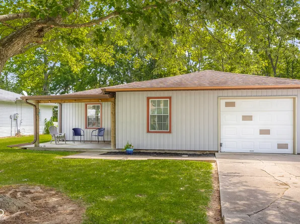 131 Brookside Dr, Hope, IN 47246