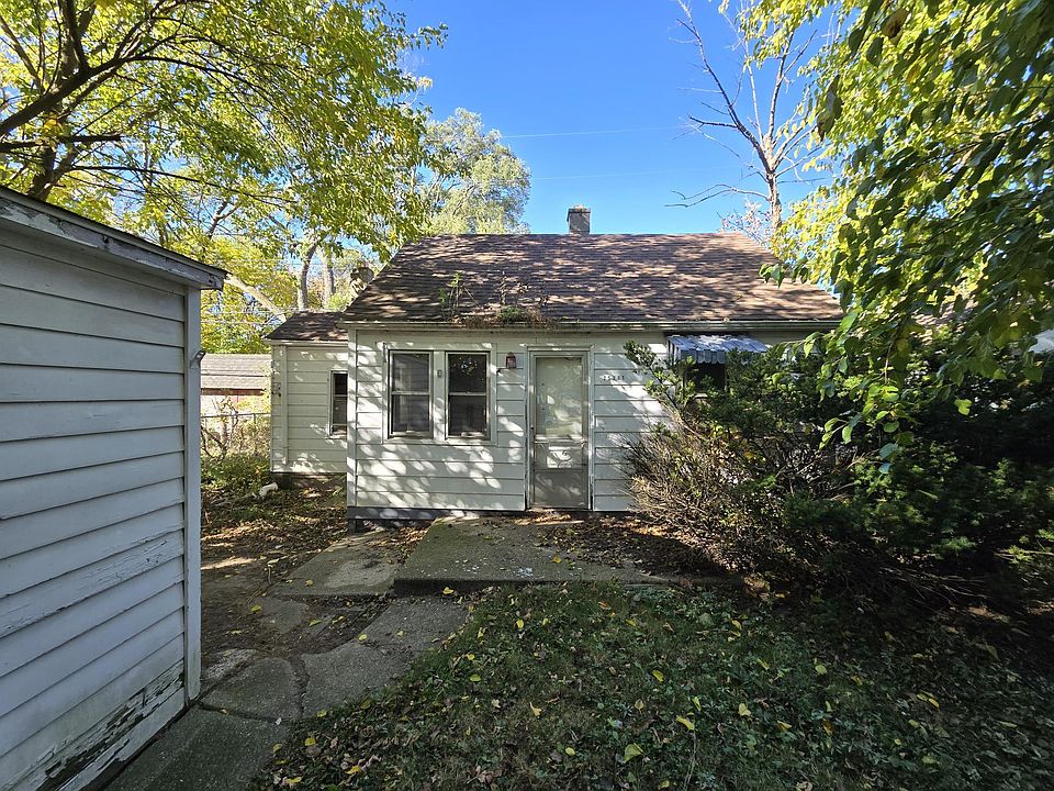 2nd image of 25111 Leach St