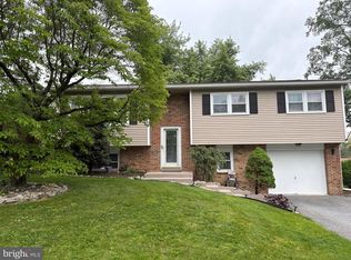 428 Park Hills Dr, Mechanicsburg, PA 17055
