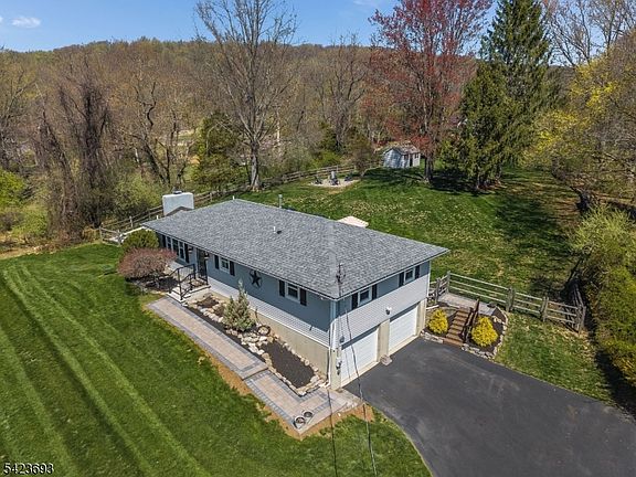 2nd image of 64 Ellis Rd
