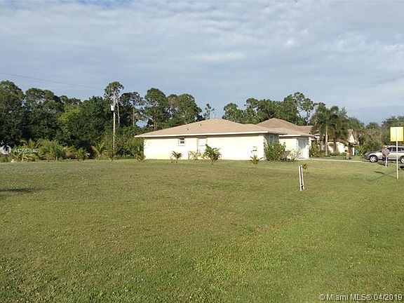 3rd image of 1519 SW Leisure Ln