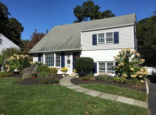 7 Sandy Ln, Malvern, PA 19355