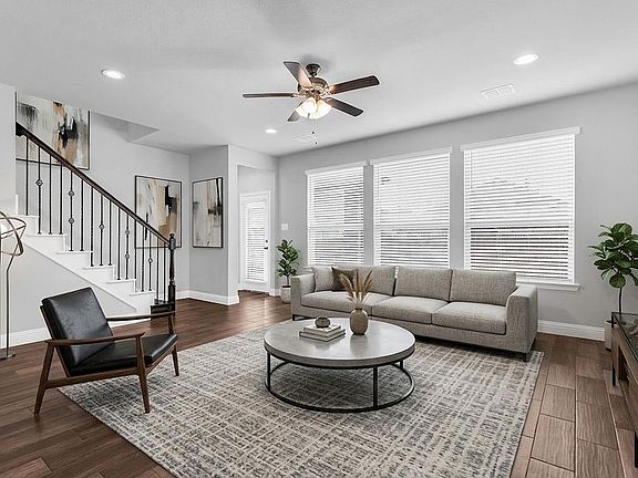 3rd image of 3732 Trillium Dr