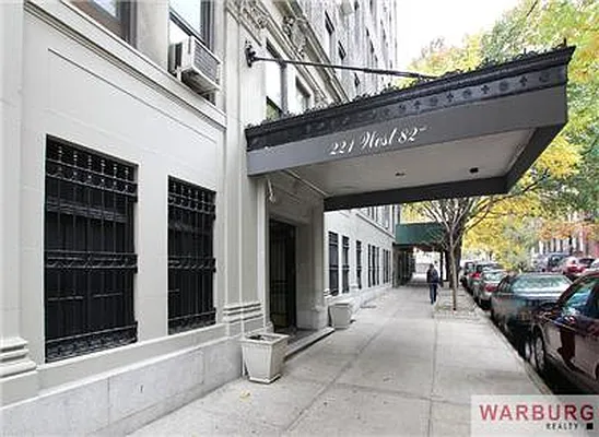 Sold by Warburg | media 4