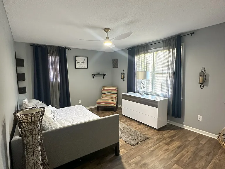 400 Wesley Dr — Photo 8
