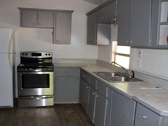 5th image of 454 NE Colvin Ave