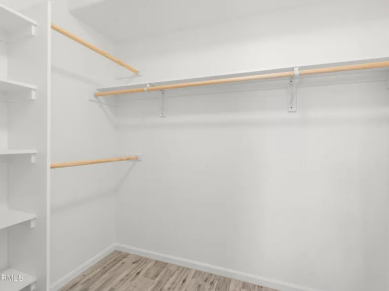 HUGE WALKIN CLOSET