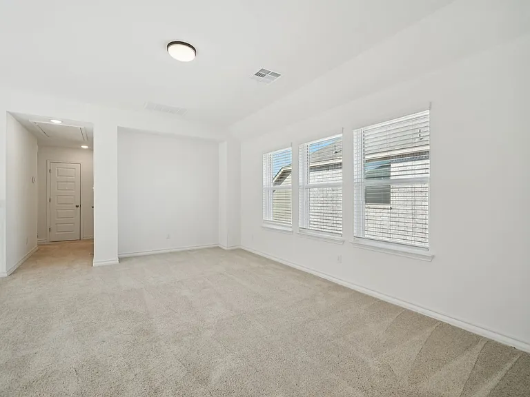 10833 Coppola — Photo 27