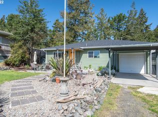 1610 Maxwell Rd, Coos Bay, OR 97420
