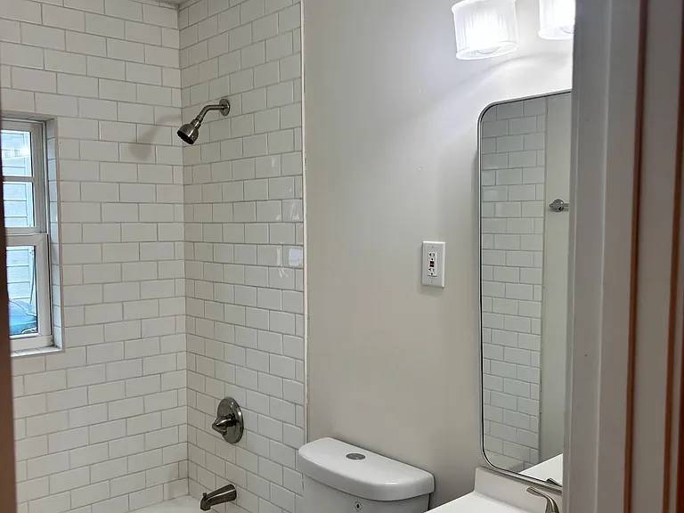 250 1st Ave — Photo 9