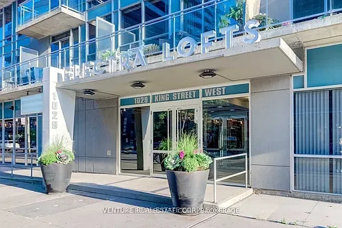 1029 King St W #209 Photo 1