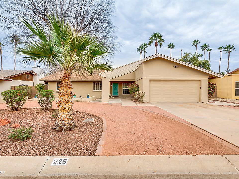 1st image of 225 W Pintura Cir