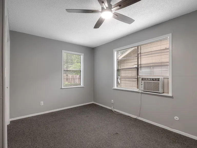 700 Gray St #1 — Photo 6