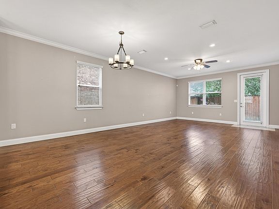 5th image of 106 Arrowhead Way