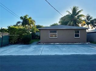 124 SE 2nd Ter, Hallandale Beach, FL 33009