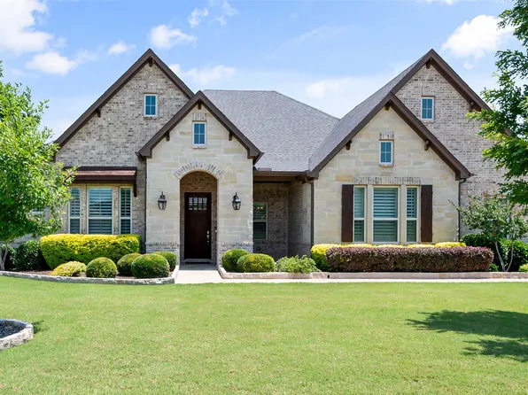 704 Prairie Timber Rd, Burleson, TX 76028