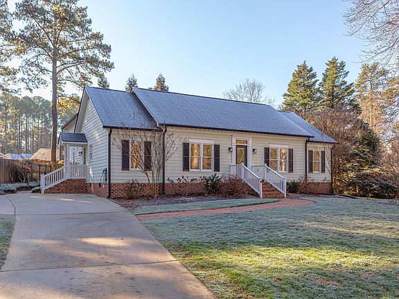 2nd image of 203 Pinewood Dr