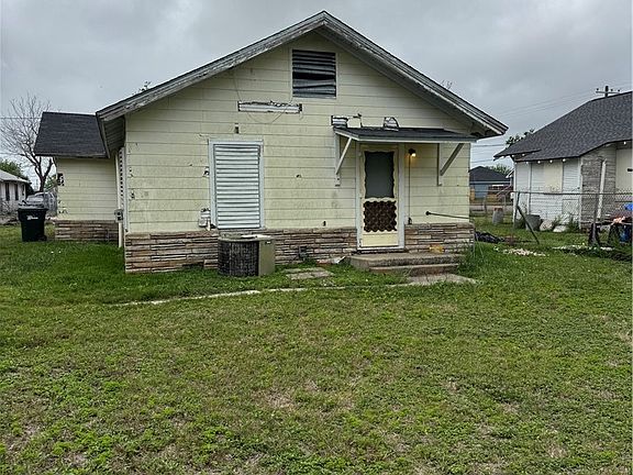 3rd image of 406 Mathis St