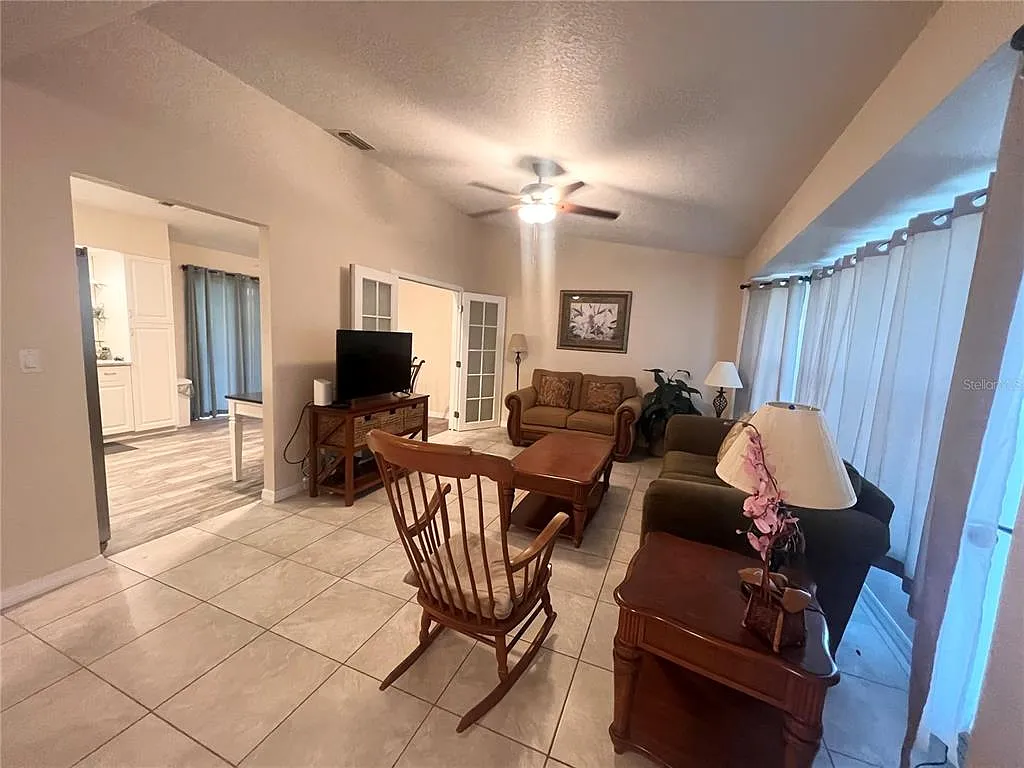 2 bed, 2.0 bath, 1220 sqft, $1,750 — Photo 3