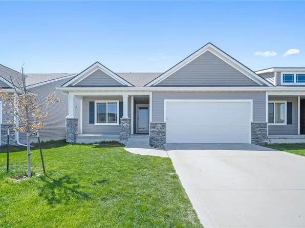 527 3rd St NW, Bondurant, IA 50035