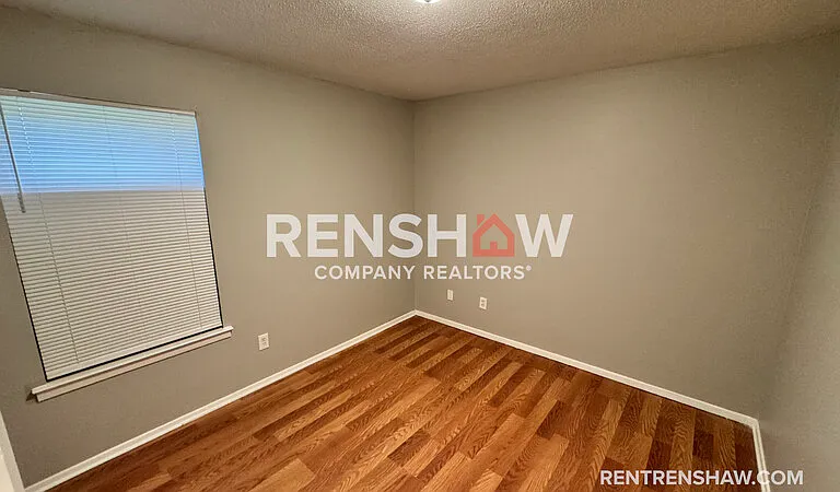 381 N Manassas St — Photo 2