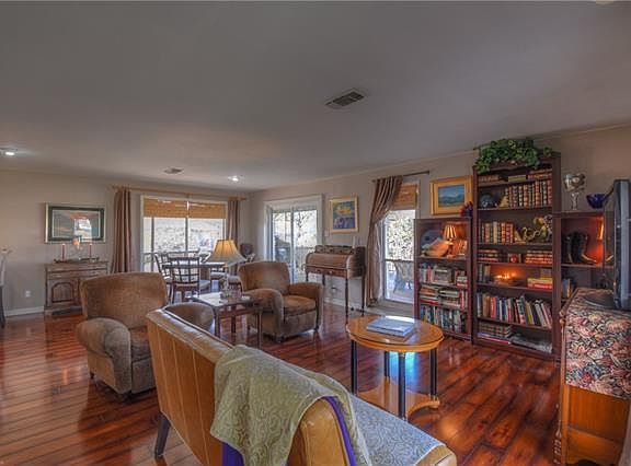 5th image of 214 Pecan Creek Dr