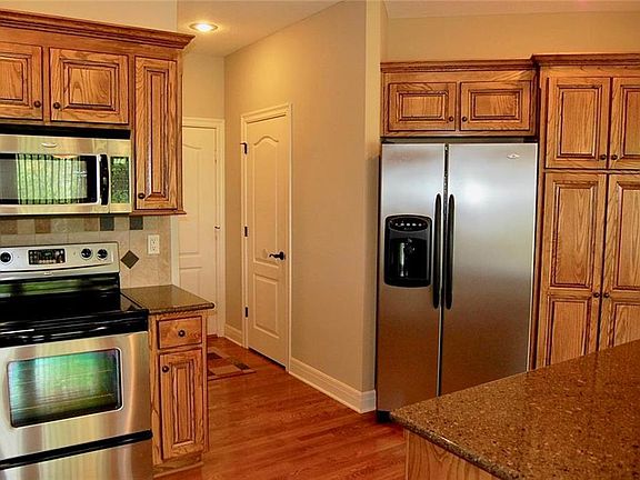 5th image of 4904 Clubhouse Dr