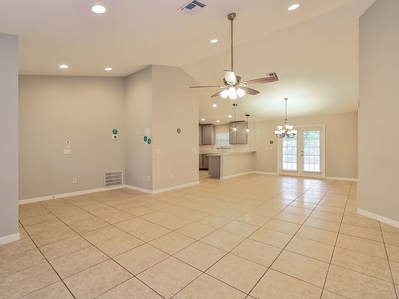 4th image of 934 E Citrus Ave