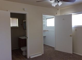 1040 Pine Bluff Rd, Morris, IL 60450