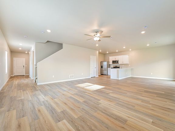 4th image of 7412 Poudre St