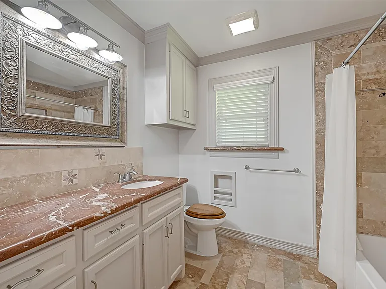 5611 Briarbend Dr — Photo 42