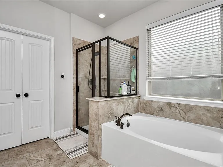 24723 Heirloom Ln — Photo 21