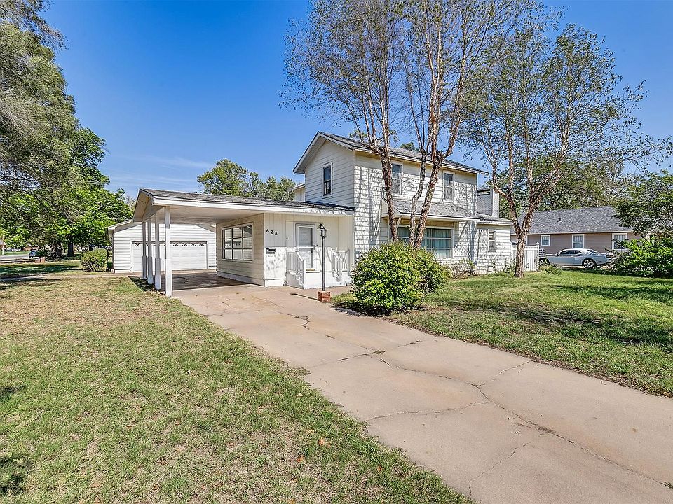 1st image of 628 W 22nd Ave