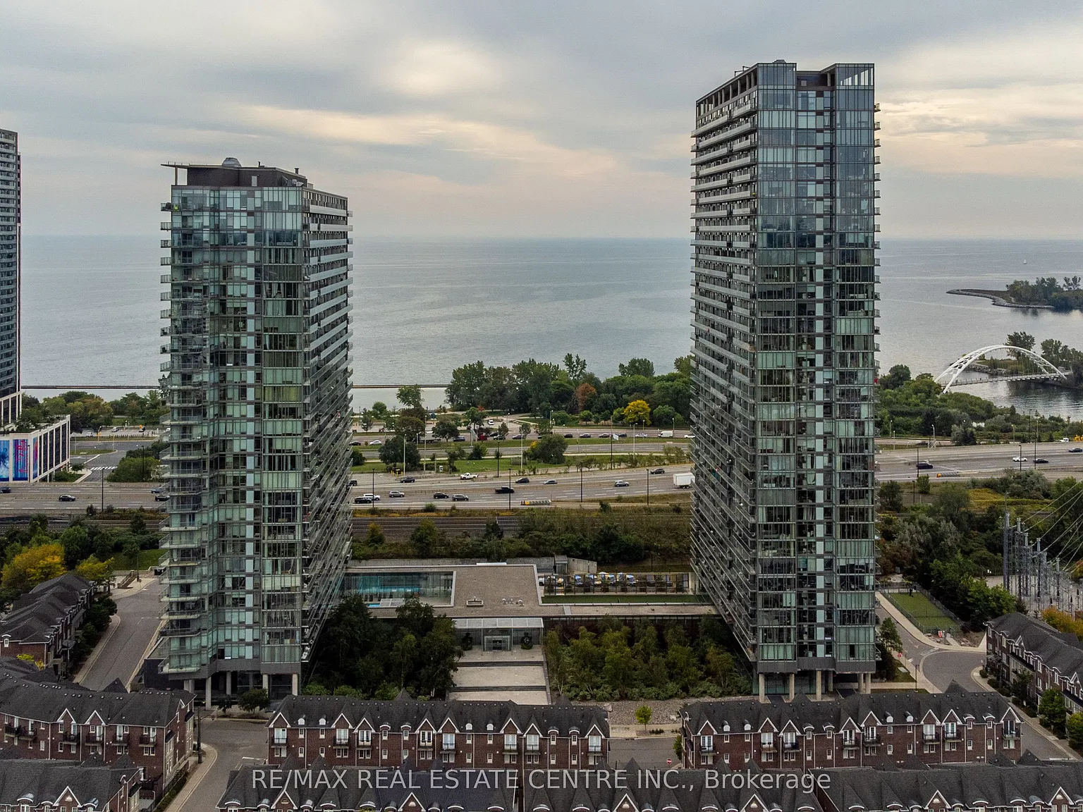 2 bed, $2,950 — Photo 2