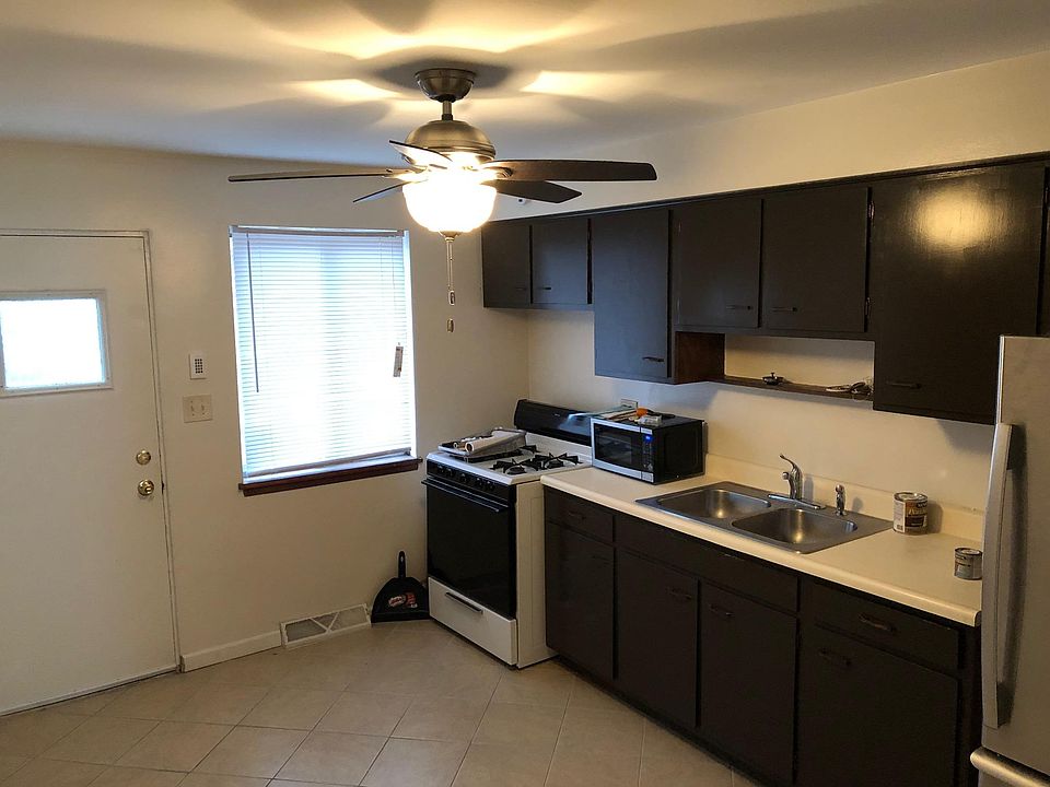 1st image of 374 Greenbay Ave