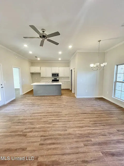 4 bed, 1600 sqft, $2,250 — Photo 3