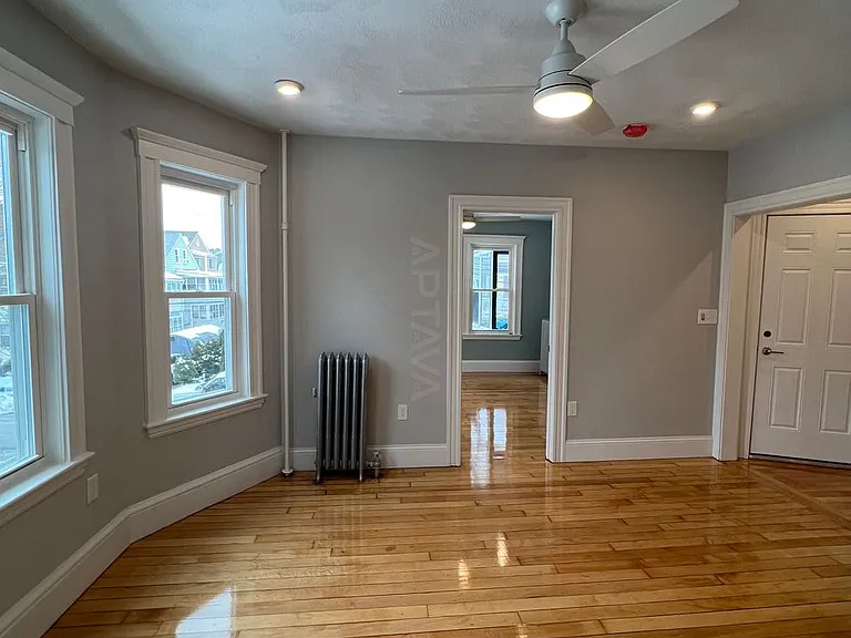 24 Burnham St #3 — Photo 8