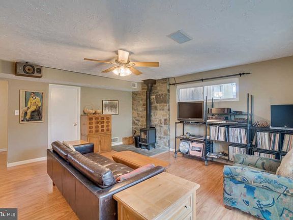 5th image of 5009 Margot Ct