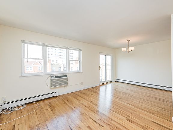 3rd image of 2335 33rd St #3