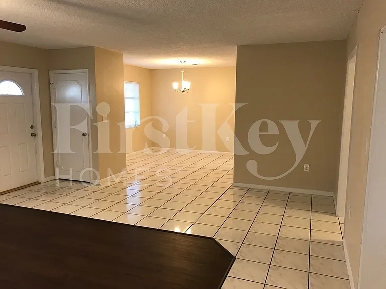4896 NW 6th Ct — Photo 5