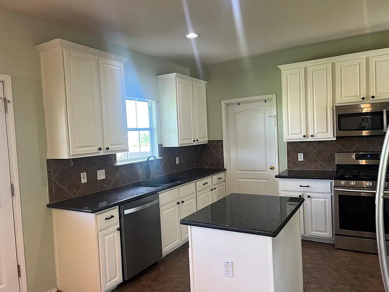 1318 Willow Bluff Dr — Photo 7