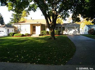 95 Sunflower Dr, Rochester, NY 14621